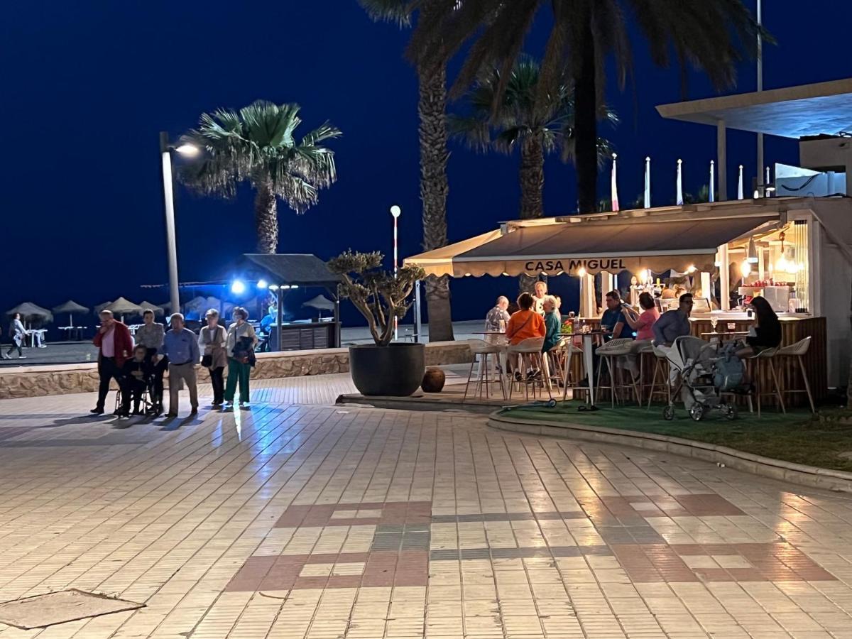 Apartment Luxury 190m2 Amplio Moderno Con Terraza En La Azotea De 50m2 Junto A La Playa, En El Centro De Torre Del Mar, Malaga, Modern Large With 50m2 Roof Terrace By The Beach, Right In The Center Of Torre Del Mar, Malaga Torre Del Mar