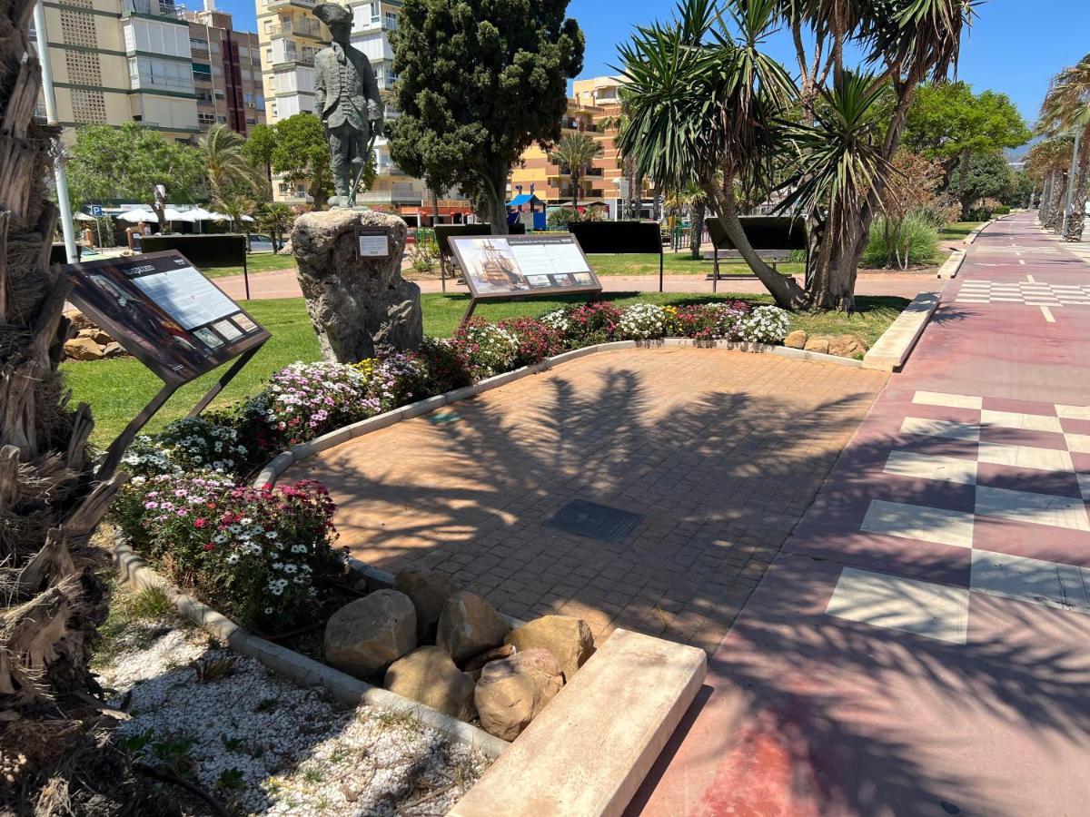 Luxury 190m2 Amplio Moderno Con Terraza En La Azotea De 50m2 Junto A La Playa, En El Centro De Torre Del Mar, Malaga, Modern Large With 50m2 Roof Terrace By The Beach, Right In The Center Of Torre Del Mar, Malaga * Torre Del Mar